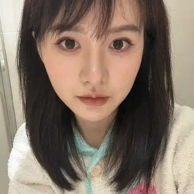 梁英